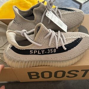 Yeezy Boost 350 V2 Slate and Black size 6 Brand New